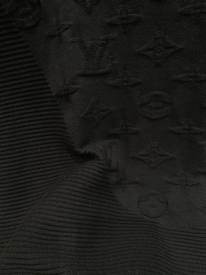 l0vis Vvtt0n sweater